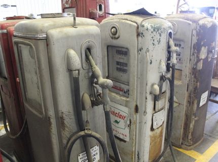 Shipshewana Auction-Antiuque-old gas pumps