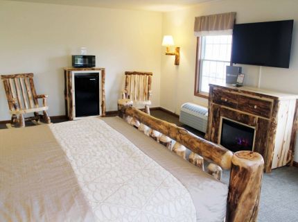 Farmstead Inn Shipshewana Hotel Indiana Cabin Themed Room