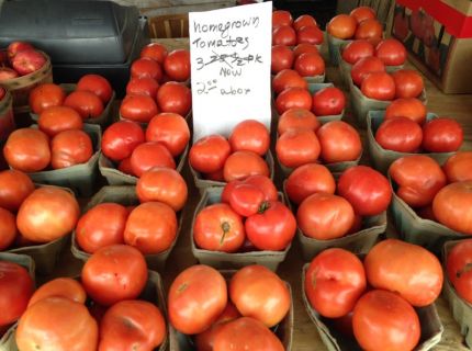 Tomatoes at the Newbury Square Swap Meet at Shipshewana Trading Place