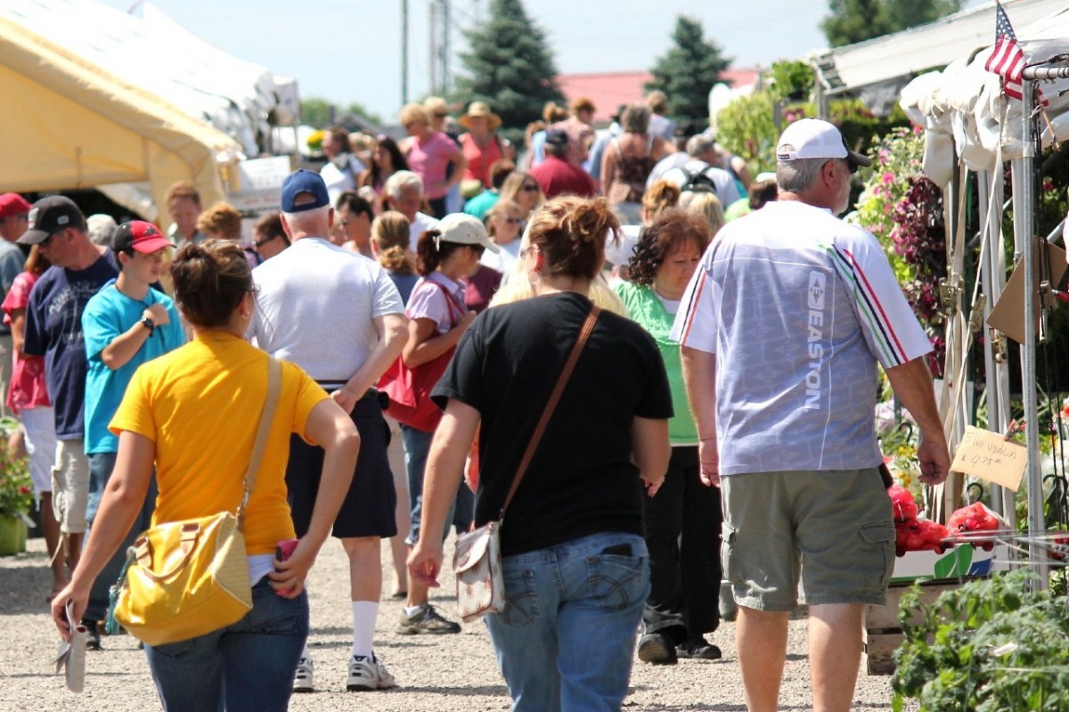 5 Ways to Make Your Flea Market Booth “THE” Place to Shop