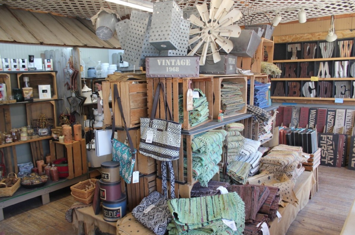 7 Great Booth Displays For Flea Market Vendors Shipshewana Auction 