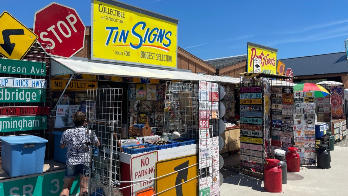 Vendor Spotlight:  Specialty Tin Signs & The Napkin Place
