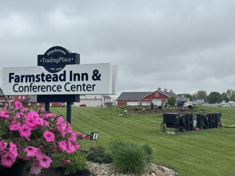 shipshewana garden club, farmstead inn, quilt gardens along the heritage trail